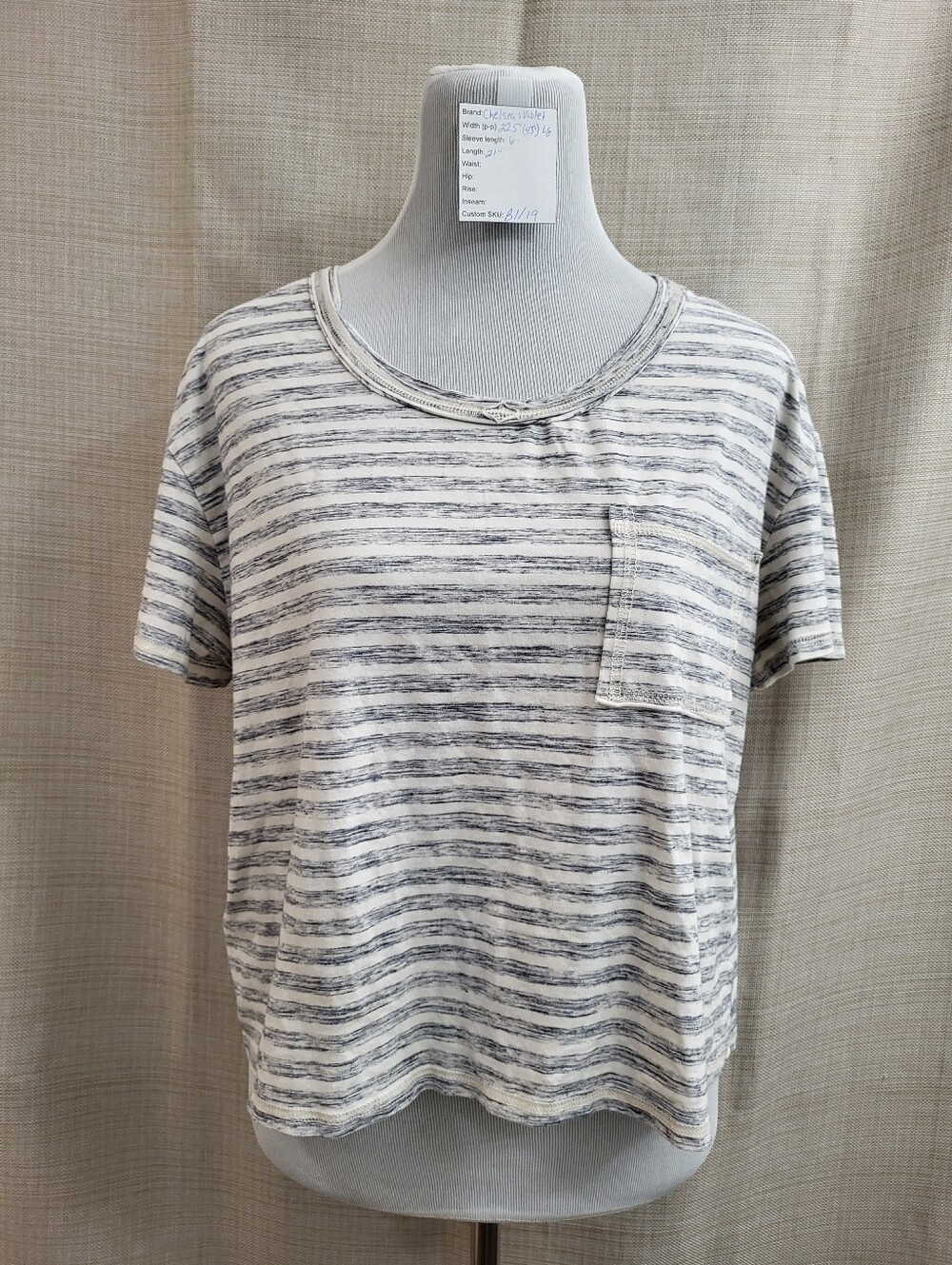 Chelsea & Violet Women's Gray White Striped Cropped Tee Short Sleeve Size Lg